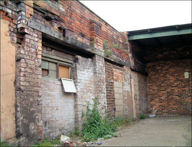 the courtyard had two bottle ovens which were later replaced by electric kilns 