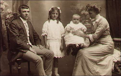 Reuben Floyd, Gwendoline Floyd, Roy Floyd and Ethel (Ellerton) Floyd. 