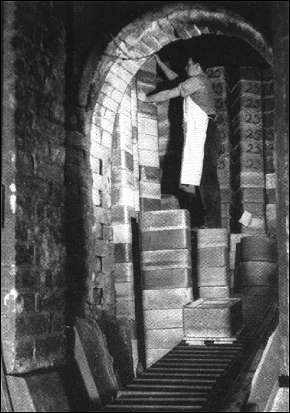 'Drawing' a 'bottle' oven. A peep through the entrance.