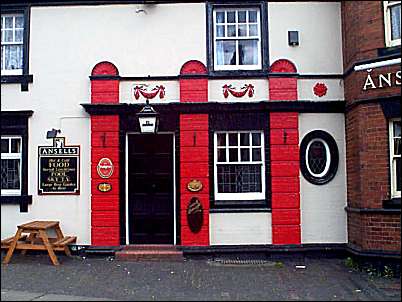 The White Lion - detail around the entrance