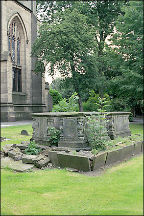 Chest tombs of Smith family