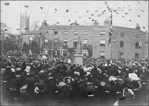 Unveiling of the Queen Victoria Statue, Nelson Place