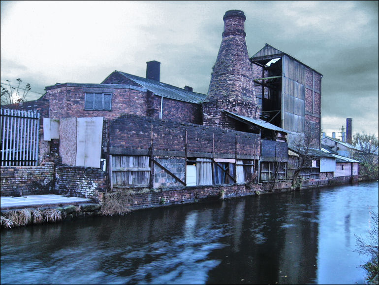 Bottle oven at the former Dolby Pottery, Lytton Street, Stoke - 2007