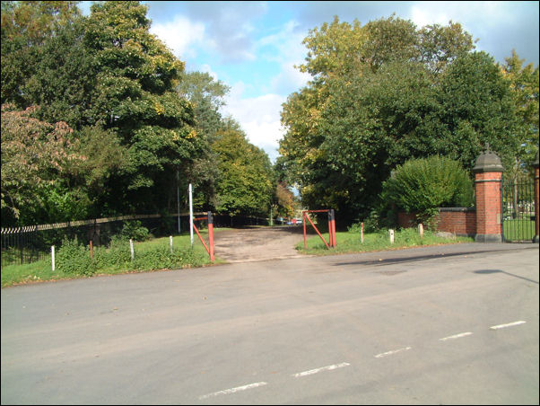 the path between Fenton Park (left) and Cemetery (right)