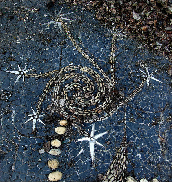 Relics of the 1986 UK Garden Festival, in 2011 - star pond