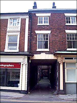 This is an alleyway which leads from Market Place to High Street.