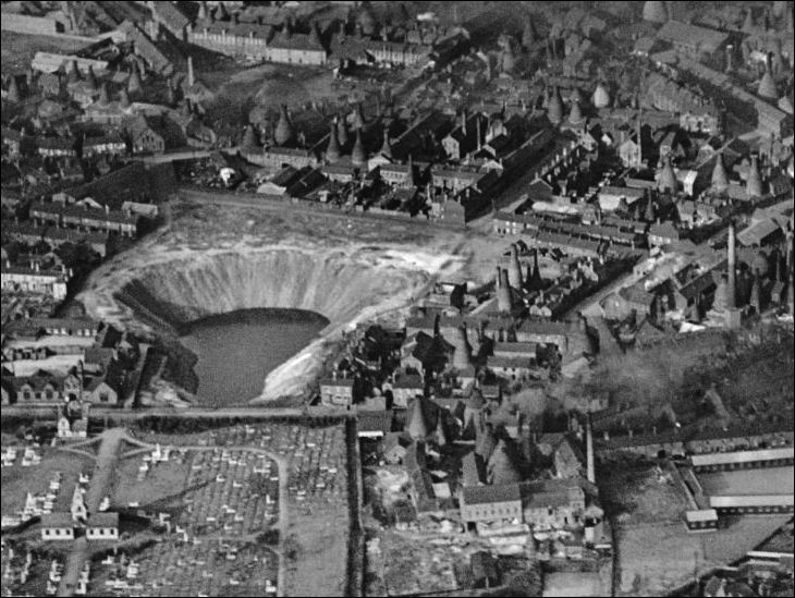 a closer view of Daisy Bank marl hole and the surrounding pottery factories 