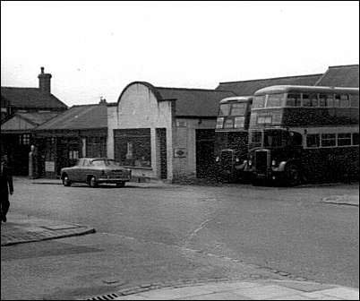  Stonier's "Nelson Garage" High Street