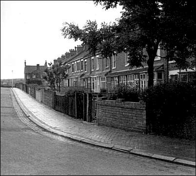 General view along Rodgers Street 