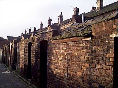 The entry between Pelham Street and Talbot Street