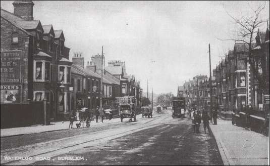 Waterloo Road - The Queen's Hotel on the left