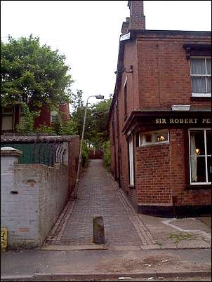 Bridle path which crosses Peel Street