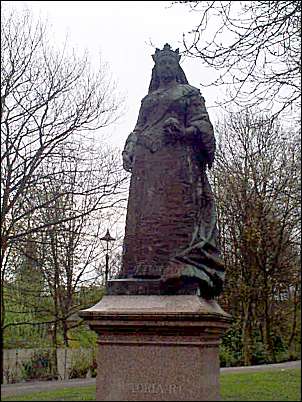 Queen Victoria in Station Walks