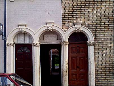 Entry to the alley in Wellington (now Wellesley Street)