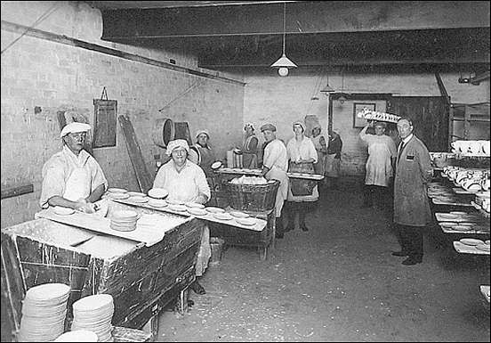 Dipping House of Parrott & Co, Burslem c.1936